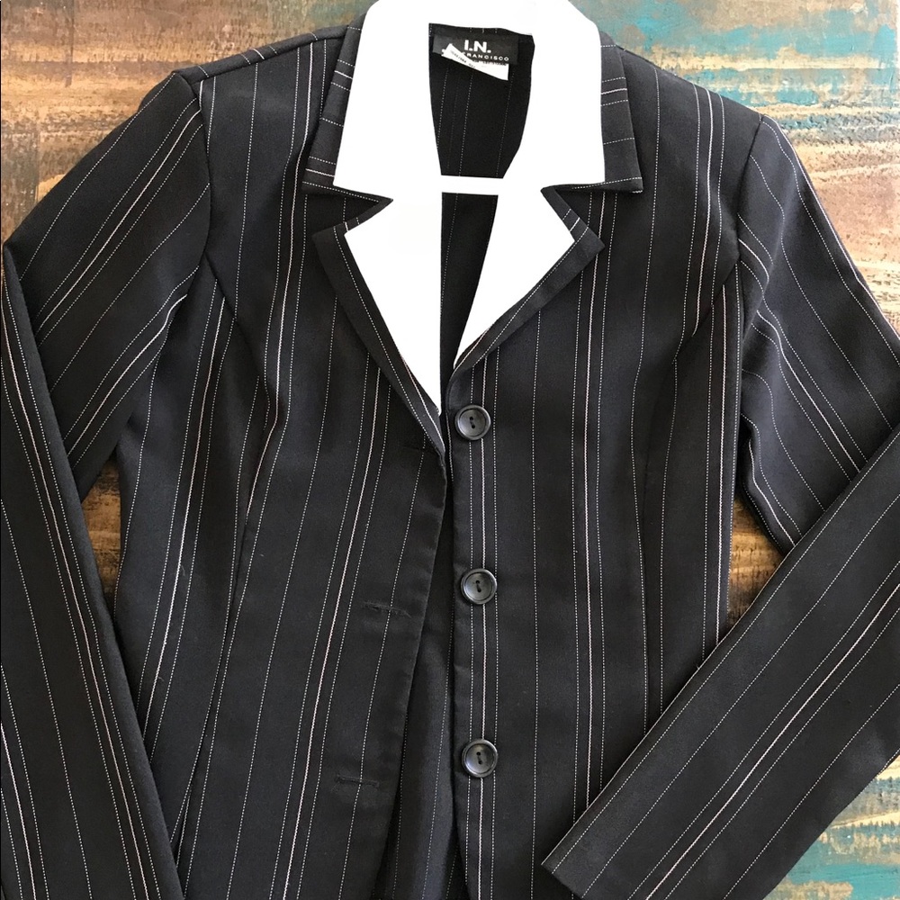 Very Nice Suit Set!